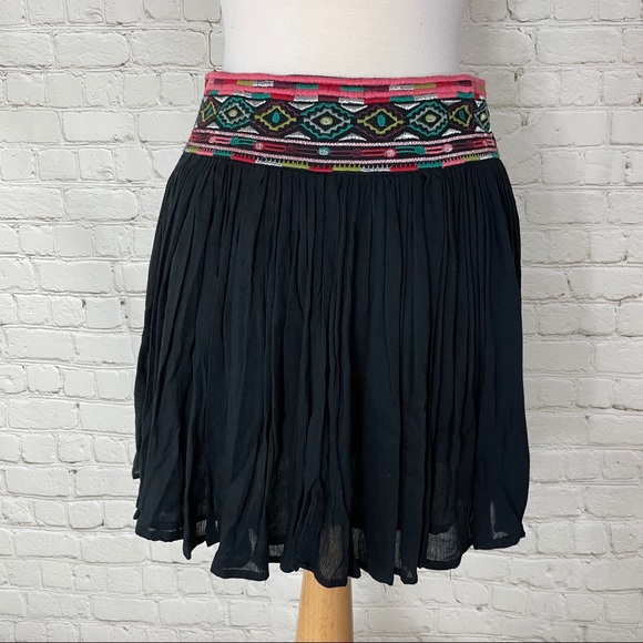 Romeo & Juliet Couture Skirt Size Small NWT - Picture 4 of 12